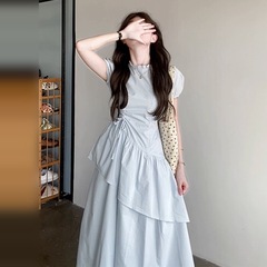 女性のための美しい夏の半袖ドレス 2025 年の新しいスタイルの小さなプリーツ痩身ケーキロングスカート