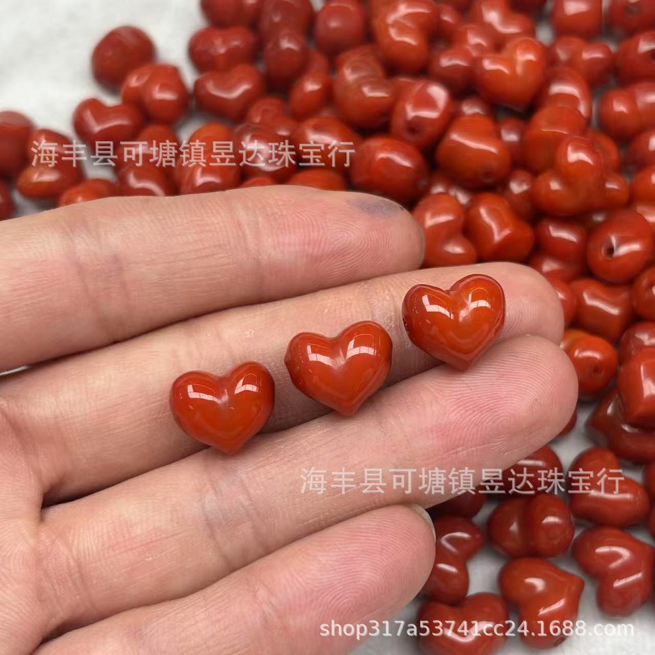 天然红玛瑙屁桃小配饰新中式锦红牛血红火焰纹心形爱心背云文玩配