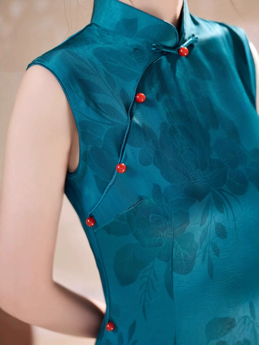 Summer blue colored elegant fitted cheongsam sleevless