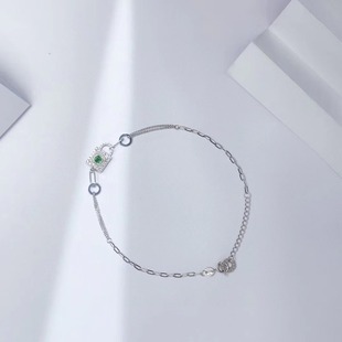 New product details exquisite 0.327ct18k double-headed chain buckle green diamond bracelet fashion simple bracelet jewelry
