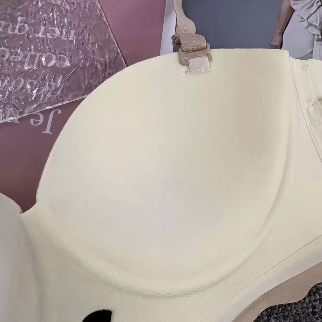 Nuevo brillante de verano sin marcas cómodas copas gruesas ropa interior sexy desnuda sensación de bra contra el pecho bra anti-prolapso