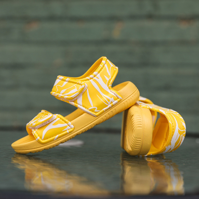 Niños niños y niñas sandalias de bebé al por mayor de verano puesto de suministro zapatillas de deportes suave inferior antideslizante fábrica al por mayor