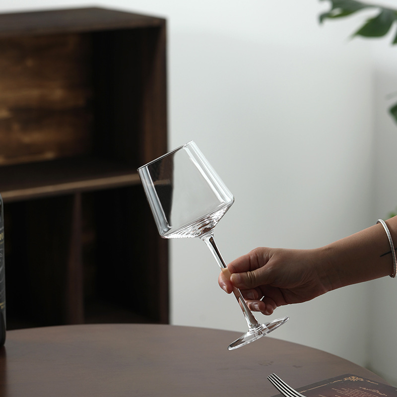 Vaso de vino de bordeaux transparente de lujo ligero mesa de boda copa de alto pie soplado artificialmente sin plomo