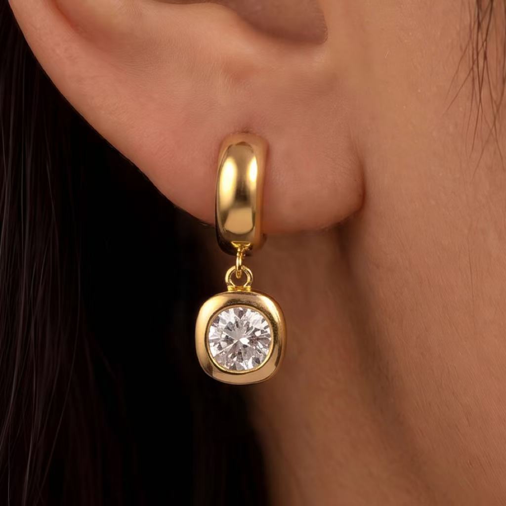 European and American Cross-Border Light Luxury Earrings, Water Drop Zircon Earrings, Retro Fashion, High-End Autumn and Winter Vintage Niche Earrings for Women