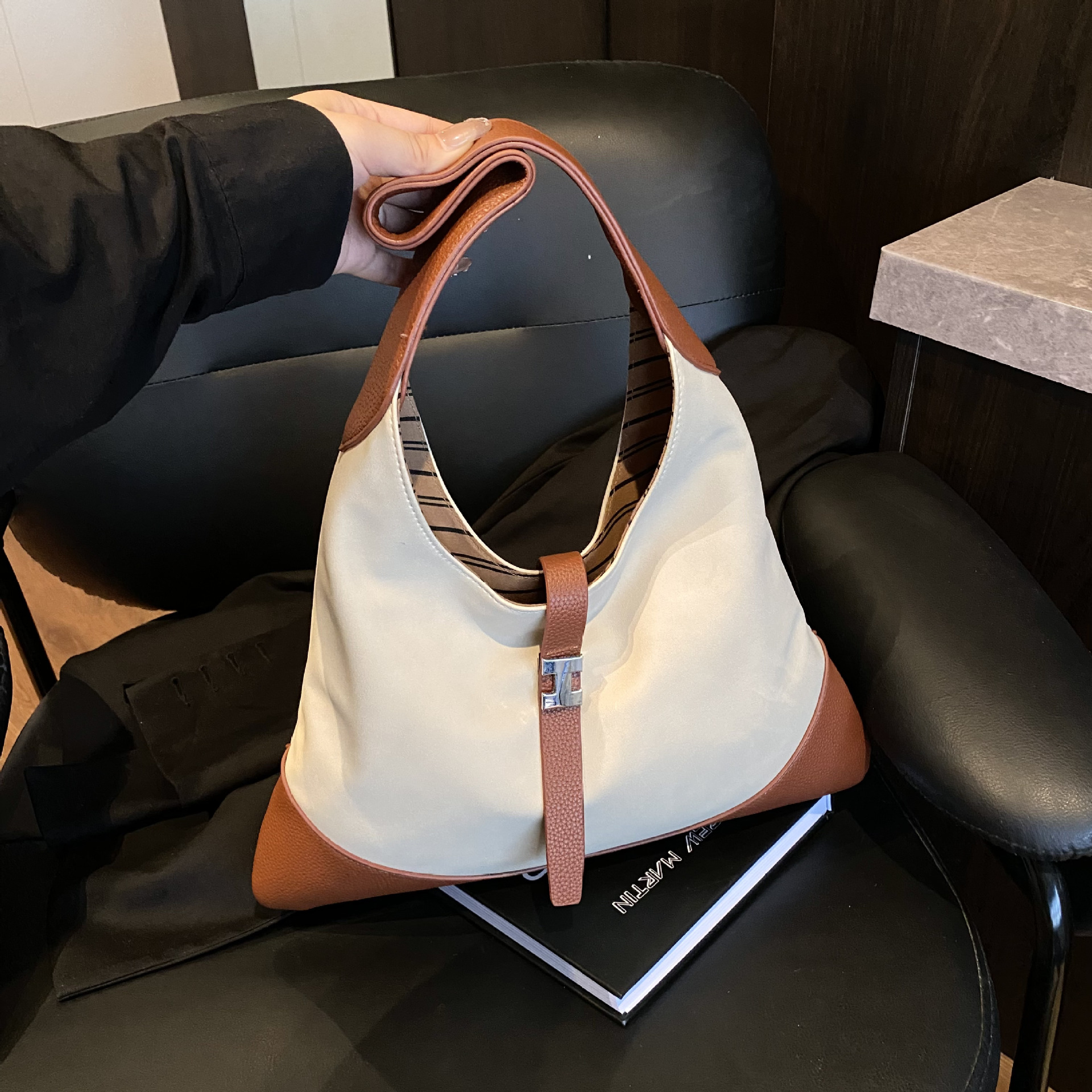 外贸新款鹿皮绒拼接撞色托特包包小众大容量三角包时尚单肩手提包