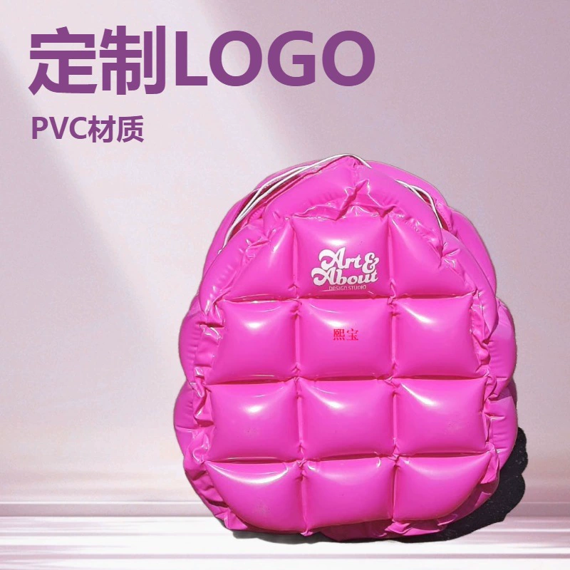 Производитель изготавливает на заказ надувные пляжные сумки из ПВХ, детские сумки, цветные желейные сумочки и женские рюкзаки.