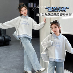 女の子の偽の2つの衛衣春秋2025の新型の洋気の流行の大きい子供の中学生の女の子の上着の春の服は底を打ちます。