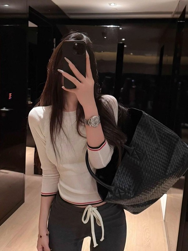 小个子白色圆领正肩针织打底衫女早秋高级感气质毛衣内搭长袖上衣|undefined