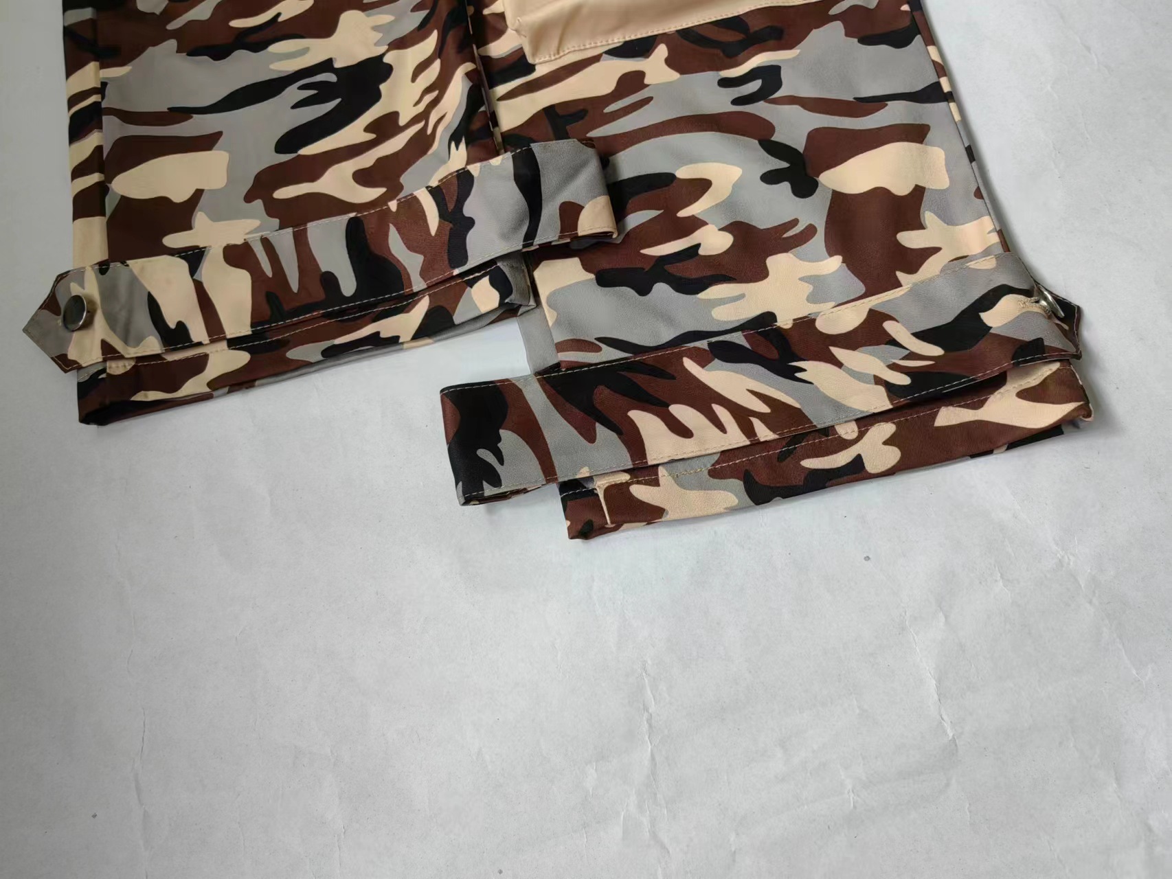 Ropa de mujer, mono holgado de cintura alta con estampado de camuflaje, con múltiples bolsillos, estilo urbano_voghion.com