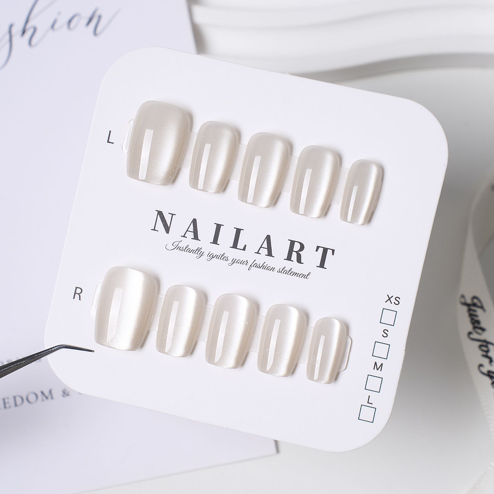 10 piezas decodificadas en línea estilo rojo temperamento alto poco fragante estilo francés in se siente la atmósfera blanca de las uñas hechas a mano