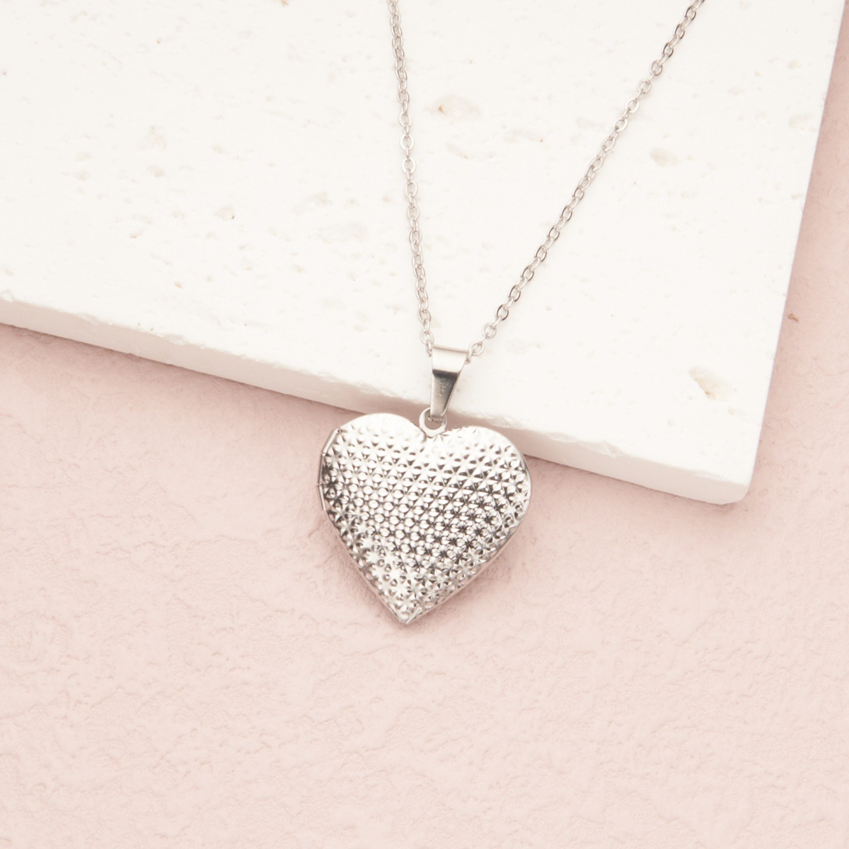 Pendant Necklace Classification 304 Stainless Steel Chain Material 304 Stainless Steel Material Shiny Stainless Steel Heart Shaped Box Pendant Necklace Openable To Hold Photos Unisex Fairy Tale Style Electroplated Jewelry