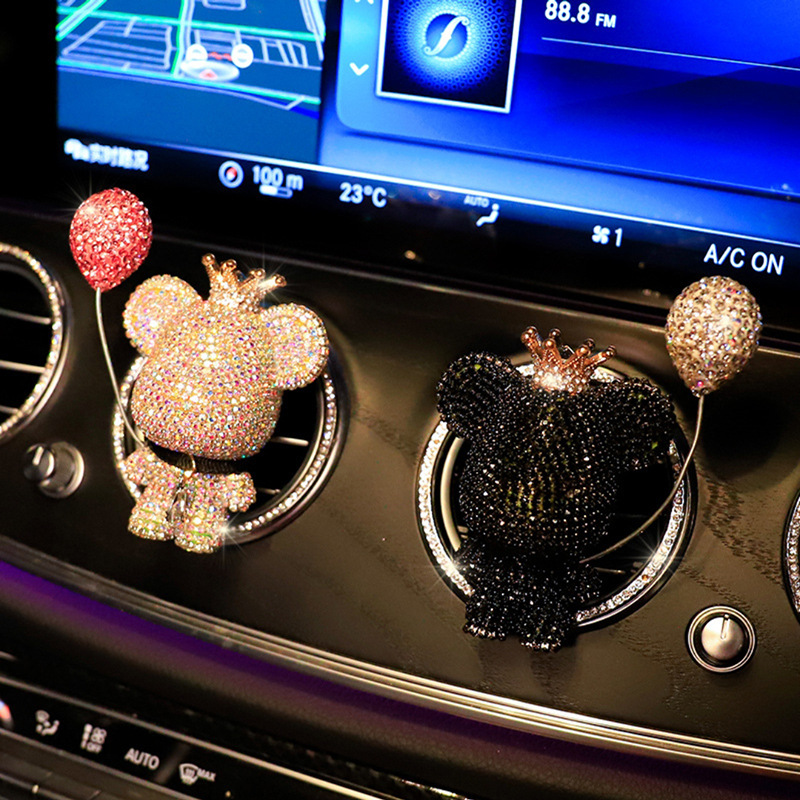 Aromaterapia coche creativo diamante incrustado lindo oso violento oso perfume del coche clip de salida de aire accesorios del coche fabricante femenino