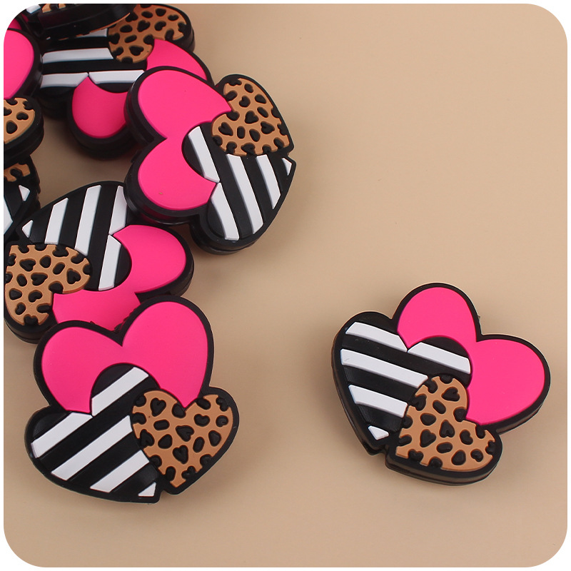 Nuevo bebé de dibujos animados Día de San Valentín tres amor pequeño mordedor creativo DIY bebé molar pezón cadena Accesorios