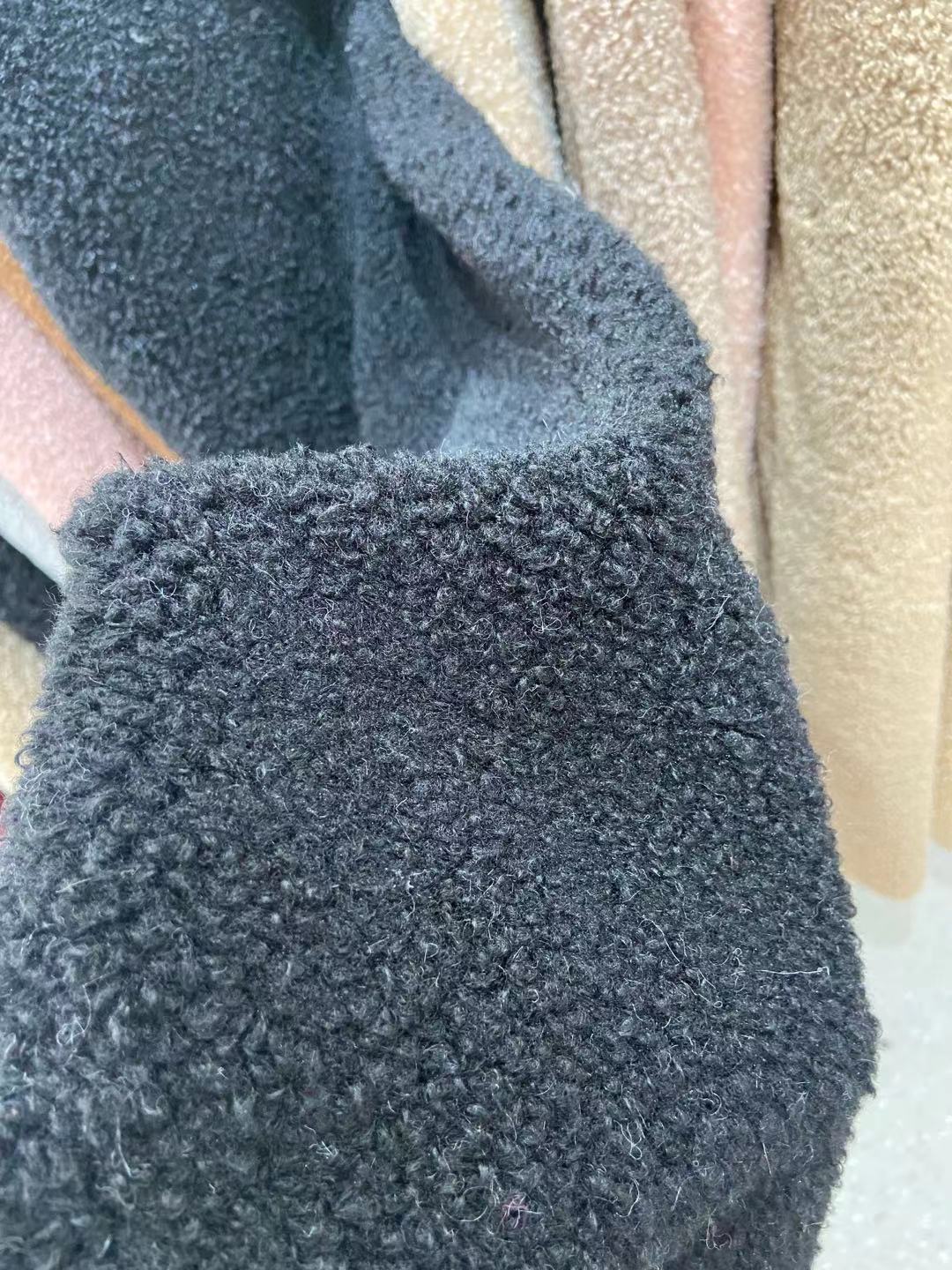En stock fuente de poliéster fragante tela de Cachemira concubina fragante cálido pijama abrigo ropa zapatos y sombreros textiles para el hogar