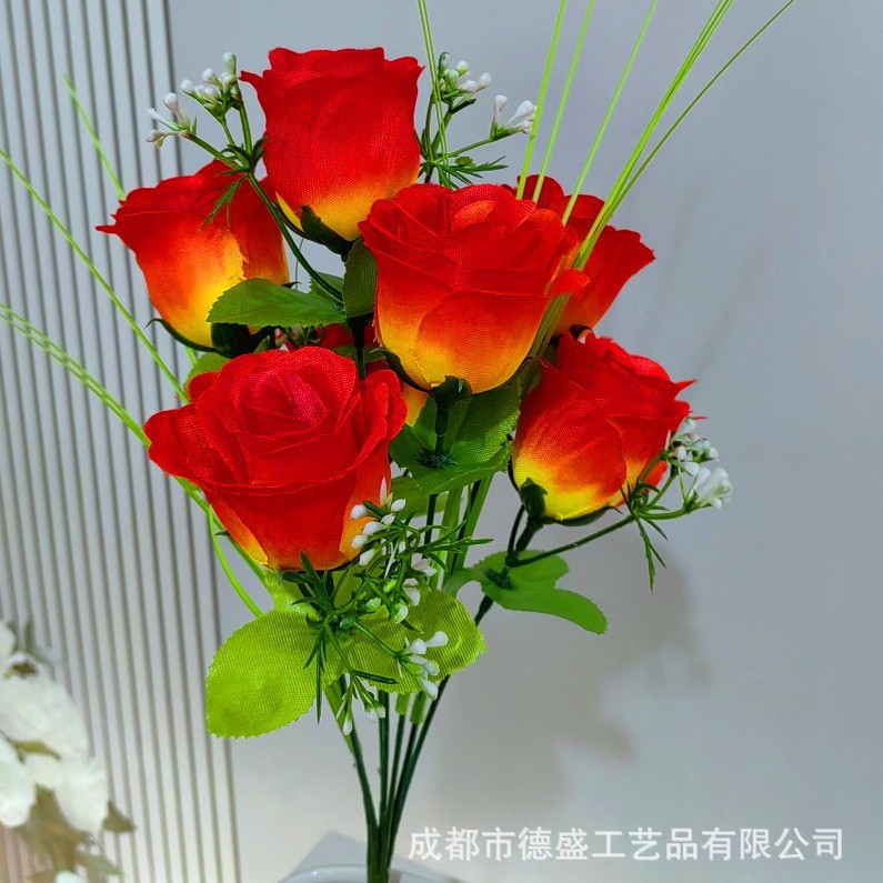 Fábrica de Chengdu Desheng al por mayor de flores artificiales 7 cabezas de flores de rosa de pavo real proyecto de flores de decoración al aire libre