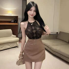 挂脖蕾丝吊带连衣裙女秋冬性感露背包臀小妈裙显身材内搭抹胸裙子