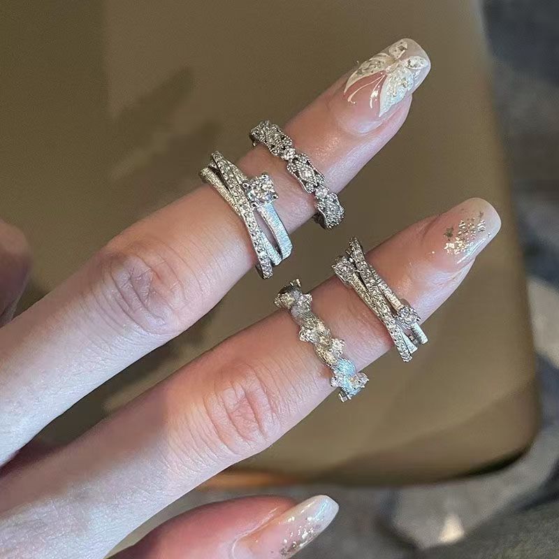 Stunning! Cool and elegant twisted sparkling diamond ring for women, light luxury niche high-end craftsmanship index finger ring Stunning! Cool and elegant twisted sparkling diamond ring for women, light luxury niche high-end craftsmanship index finger ring