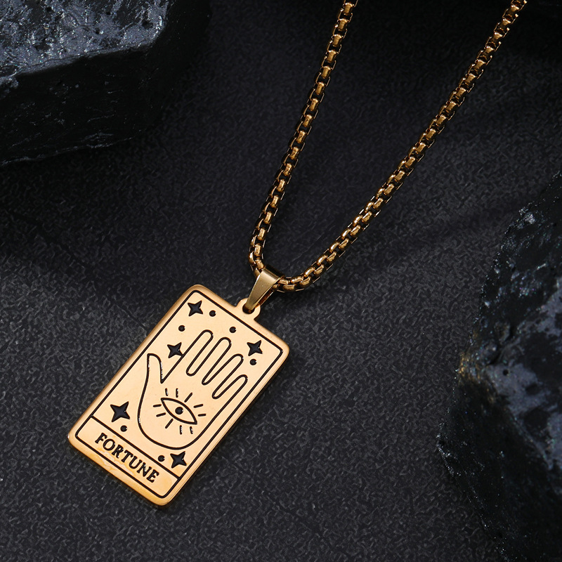 Suministro transfronterizo de acero inoxidable joyería nicho diseño sentido tarot colgante collar de acero de titanio suéter cadena fábrica al por mayor