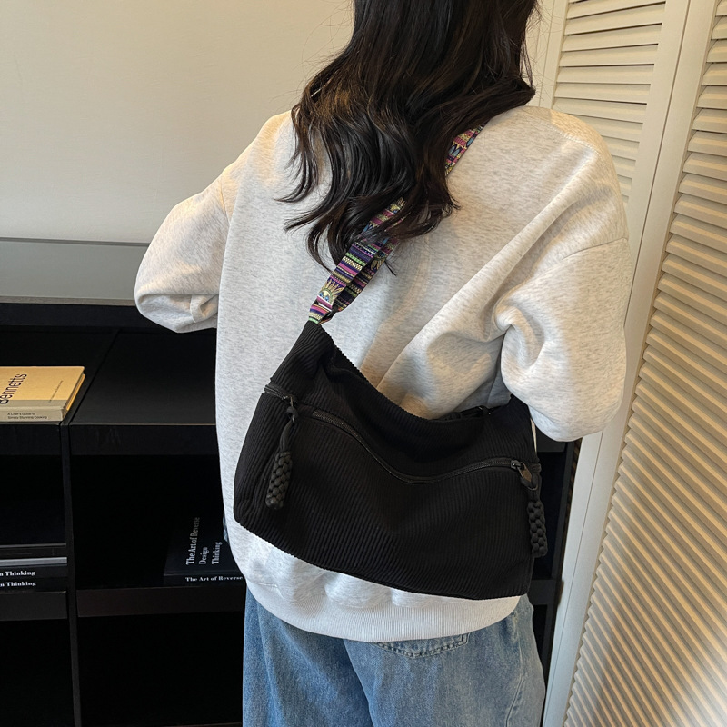 灯芯绒2025秋季新款时尚纯色休闲布包校园风女生单肩斜挎小包潮|undefined