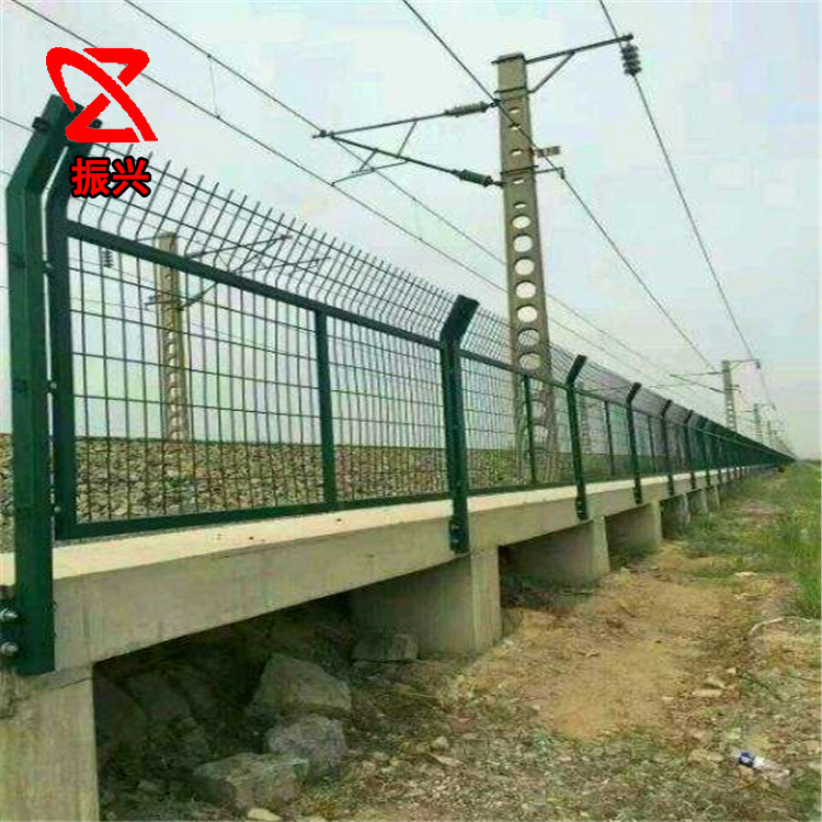 铁路护栏网现货 公路铁路带边框防护栏 低碳钢丝绿色防护隔离栅