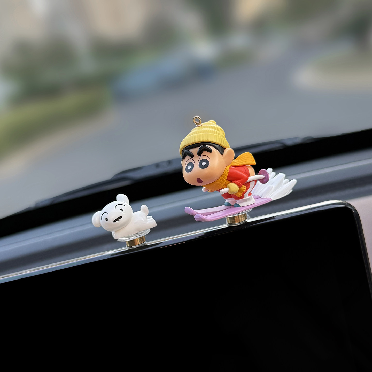 2026 New Crayon Shin-Chan Car Rotating Ornament Car Screen Decoration Car Interior Accessories Dashboard Cute for Girls
