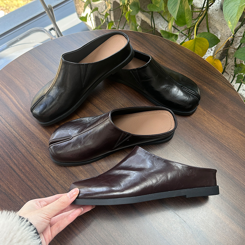 First-Layer Sheepskin Insole Split-Toe Pig's Hoof Slippers 2026 Spring/Summer New Flat Closed-Toe Casual Half-Slipper Shoes First-Layer Sheepskin Insole Split-Toe Pig's Hoof Slippers 2026 Spring/Summer New Flat Closed-Toe Casual Half-Slipper Shoes