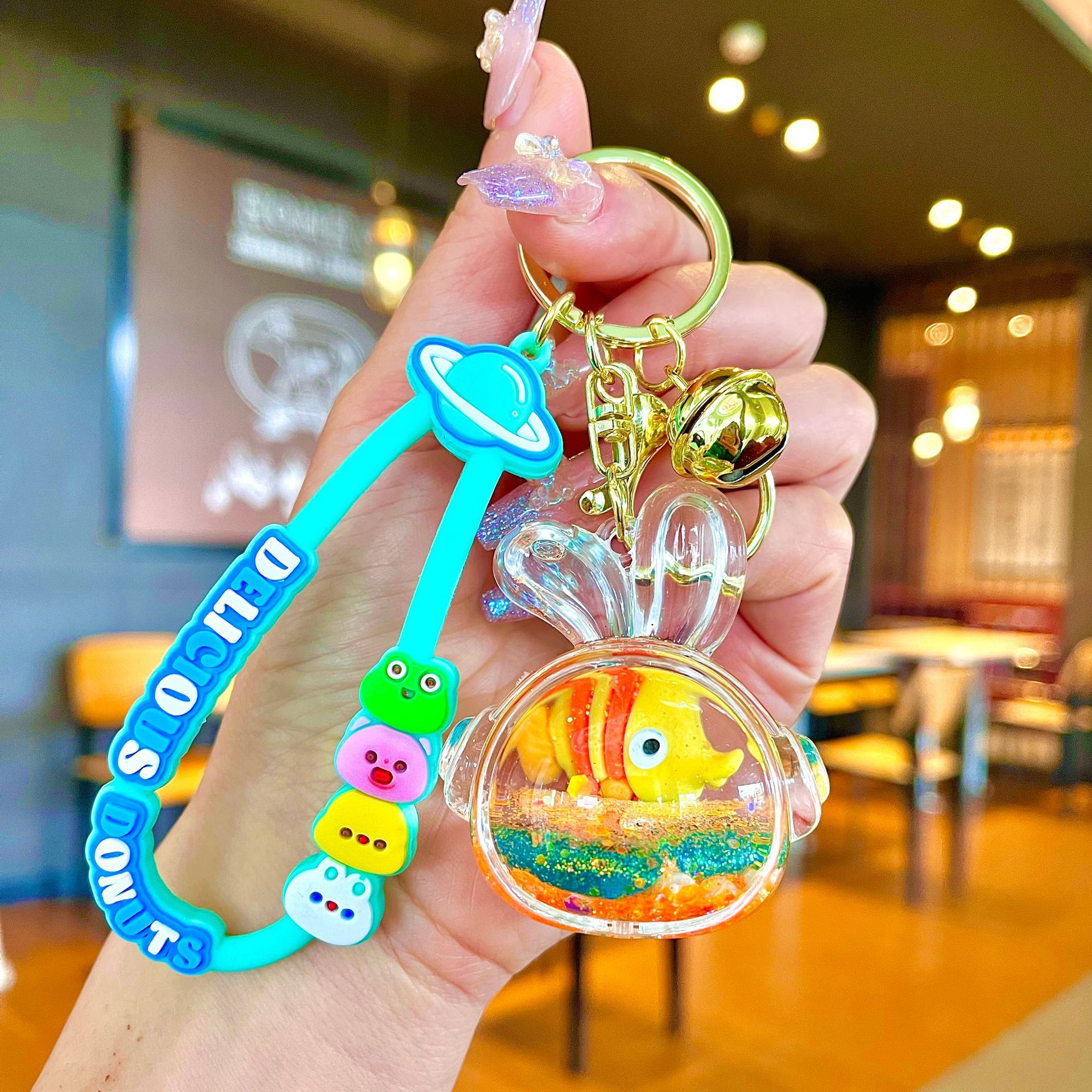 Nuevo llavero de dados luminosos con aceite, cuentas de burbujas, dados, colgantes de botella de arena de cristal, colgantes de bolsas al por mayor