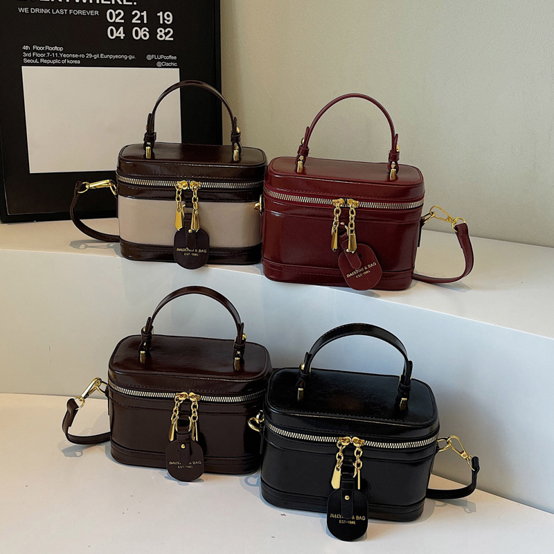 2025 nuevo bolso de mano de moda, bolso de hombro casual, nicho, bolso de caja.