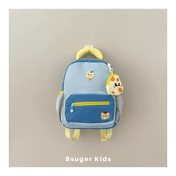 Korean-style cartoon bear kindergarten backpack, color-block design, small backpack for boys and girls, suitable for carrying to kindergarten and for outings