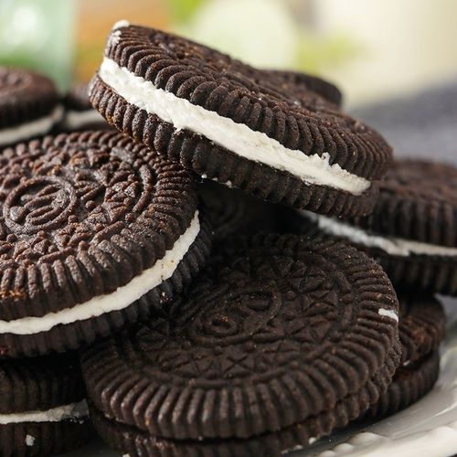 Strawberry Filled Cookies Chocolate Flavor Full Carton Breakfast Round Cakes Bulk Snacks Drop Ship Filled Dark Cookies