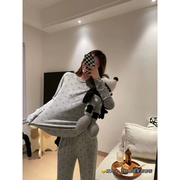 Long -sleeved smiley gray