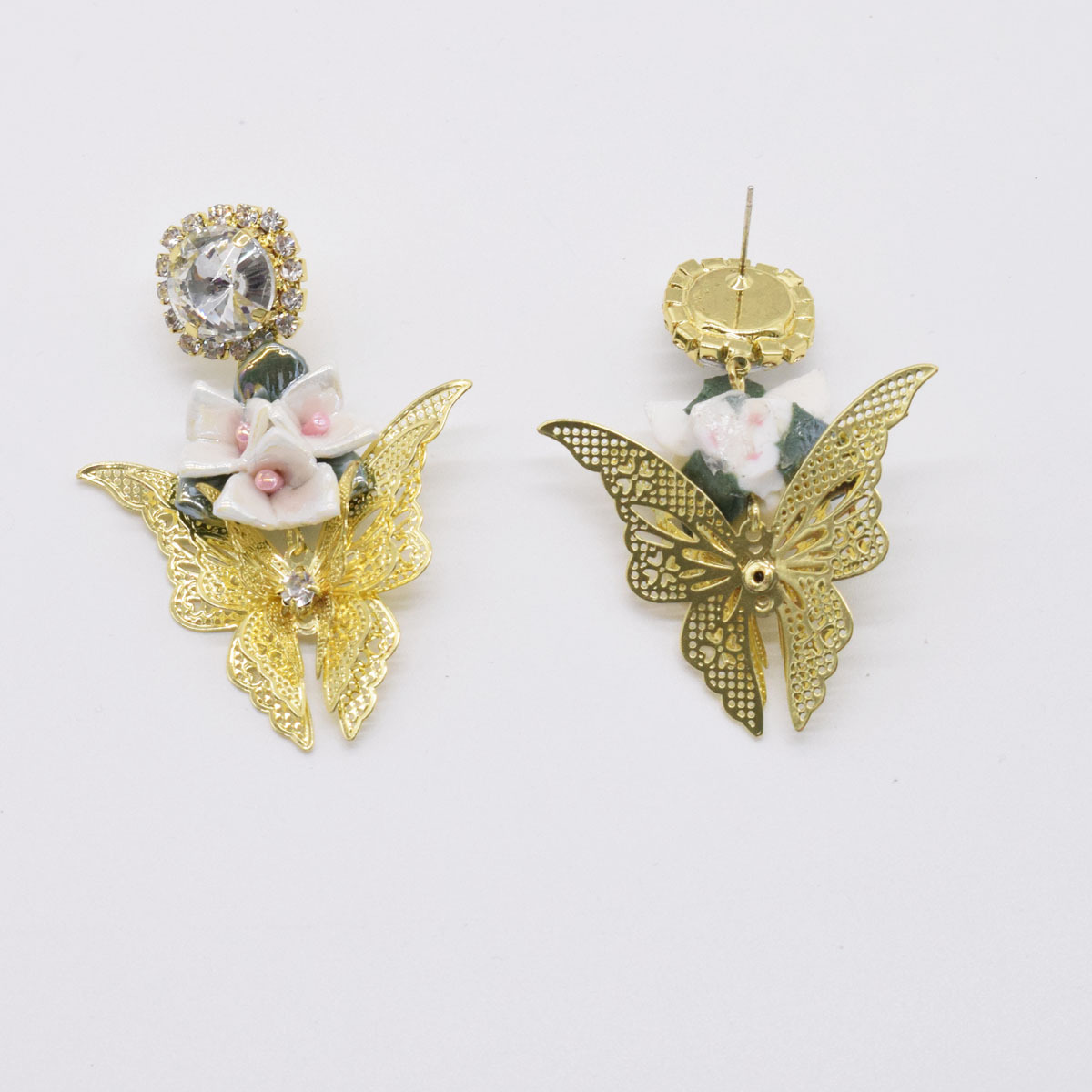 Boucles D&#39;oreilles Rétro En Métal Avec Papillon Creux Et Fleur De Diamant display picture 2