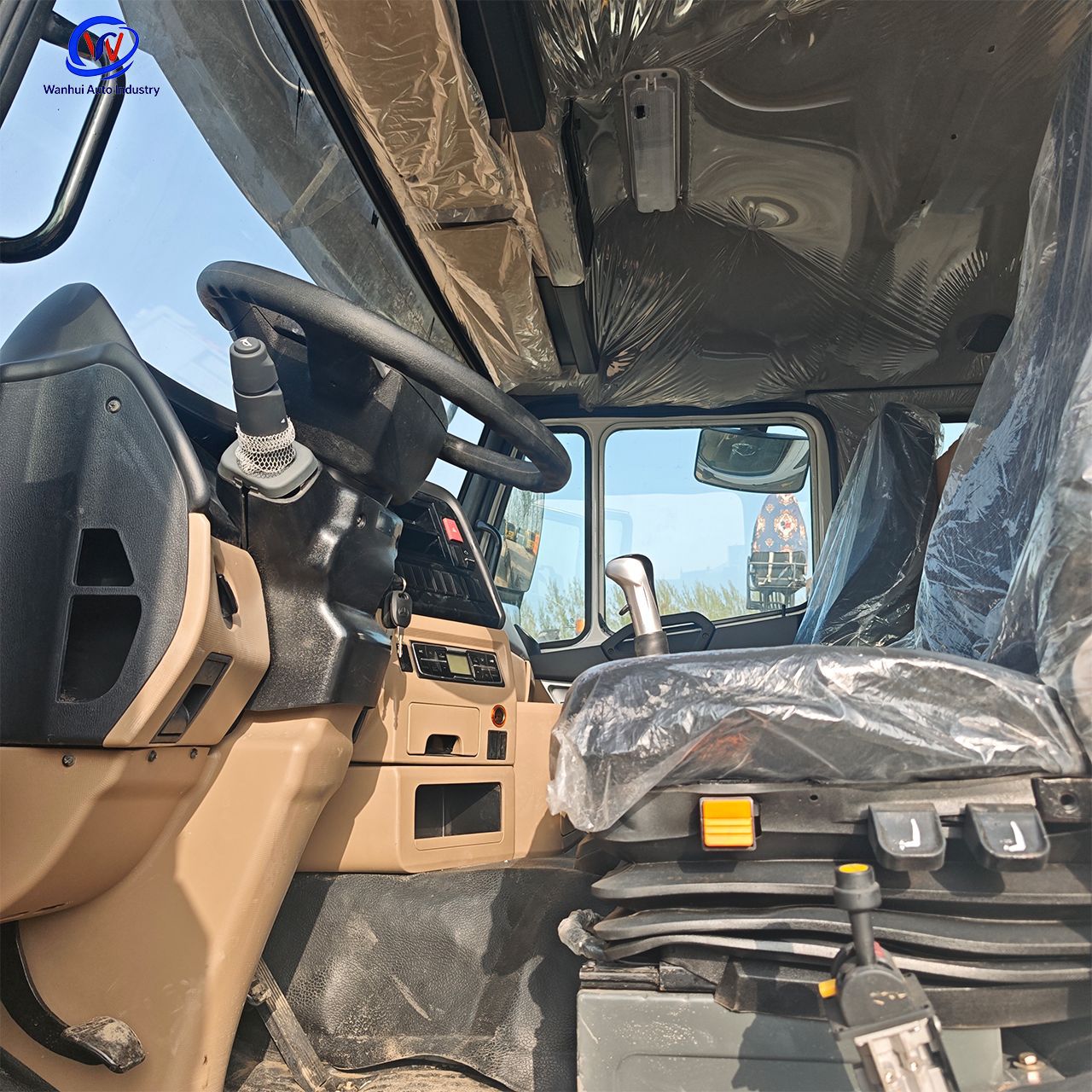 Sinotruk Howo Nx8×4 Dump Truck, 400 Horsepower, 90% New, Front Four-Wheel Drive, Rear Eight-Wheel Drive, Sand and Gravel Transport Vehicle