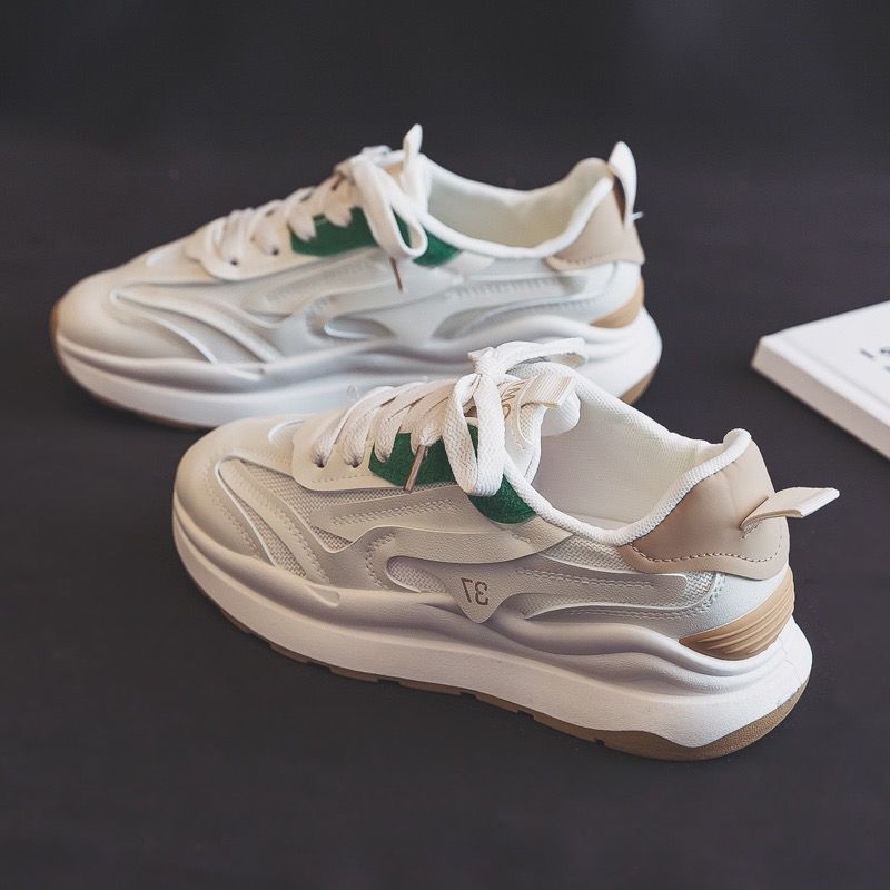 Zapatillas deportivas de malla transpirables para mujer, estilo casual, color blanco, novedad primavera-otoño 2025.