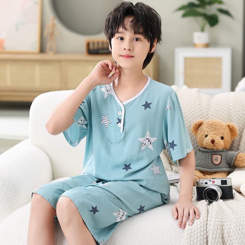 별이 빛나는 하늘을 라이트 블루 반팔 반바지