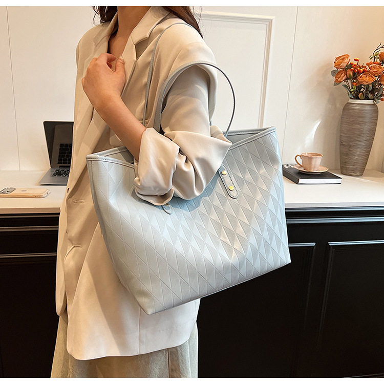 Túi tote nữ cỡ lớn đa năng chất liệu PU, túi đeo vai đi làm phong cách thường ngày — Màu trắng be, Màu xanh lam, Màu đen, Màu đỏ chi tiết 16