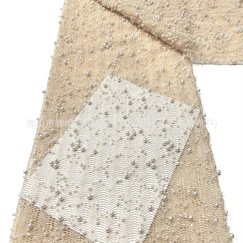Inventario de tela de malla de cuentas de clavos pesados tamaño de perla ondulado bordado vestido de boda vestido de noche cheongsam tela