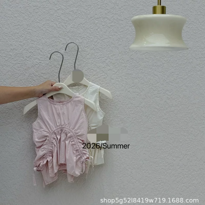 Милые детские рубашки 90-130 размеров 2026 стиль лета корейский стиль drawstring кукольная рубашка для маленьких и средних детей YY8230