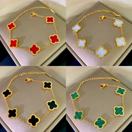 项链;戒指;手镯