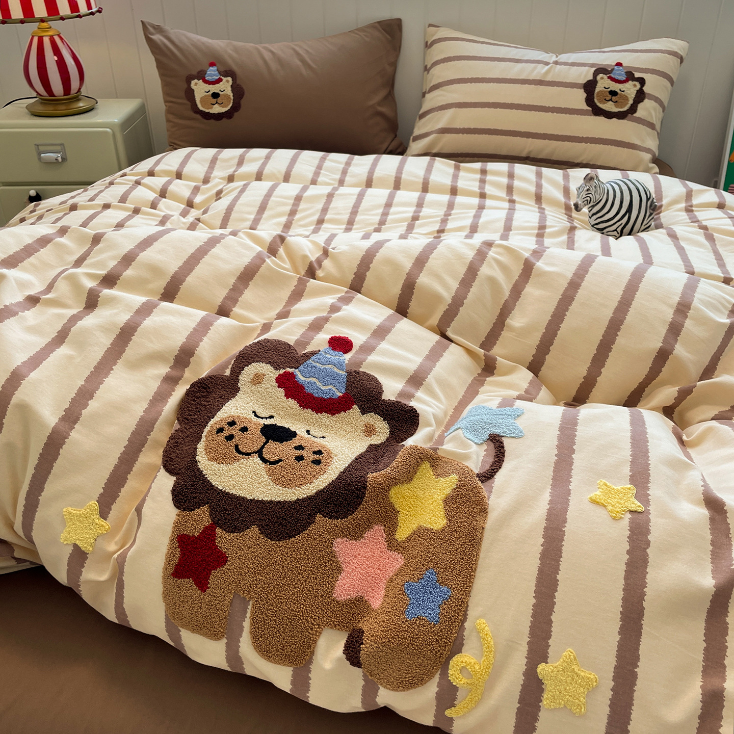 Cama de algodón grueso de clase A cuatro piezas de ropa de cama de invierno de algodón completo ropa de cama infantil cubierta de sábanas de tres piezas