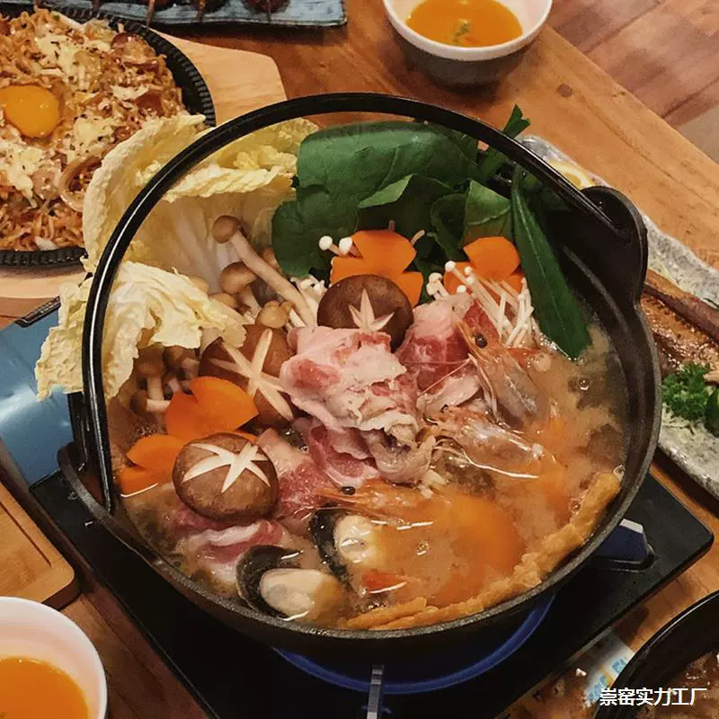 Чугунная кастрюля для дома японская суки pot pot сукияки суповая кастрюля рагу на открытом воздухе подвесная маленькая железная кастрюля Чжан Сяоюэ