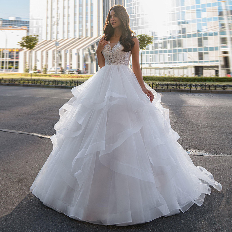 European and American Style Wedding Dress with Straps, Slim Fit, 2026 New Model, White Deep V-Neck, Elegant and Unique Wedding Gown, Long Style, Elegant Evening Dress