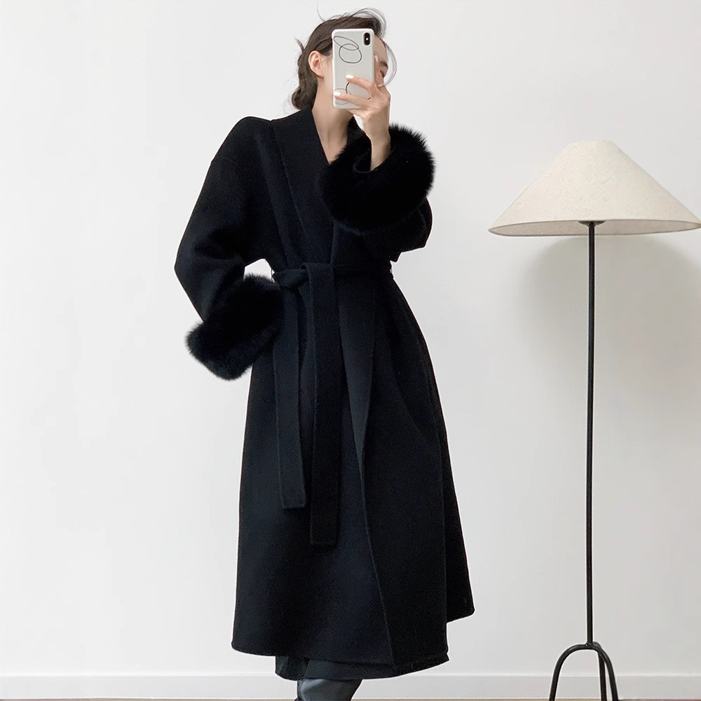 雰囲気のバスローブの長いタイプのウールの両面のラシャのコートの女性の高級な秋冬は本当にキツネの毛のコートを取り外します。