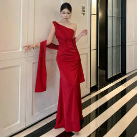 新中式晨袍女新娘结婚订婚礼服高端轻奢小众设计感红色斜肩敬酒服