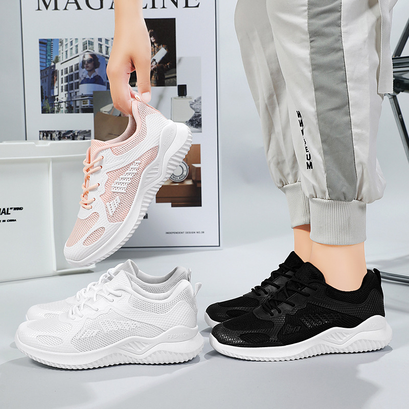 Zapatos deportivos para mujer 2025 primavera nuevos zapatos casuales transpirables para correr venta directa de fábrica suela suave zapatos deportivos para mujer.