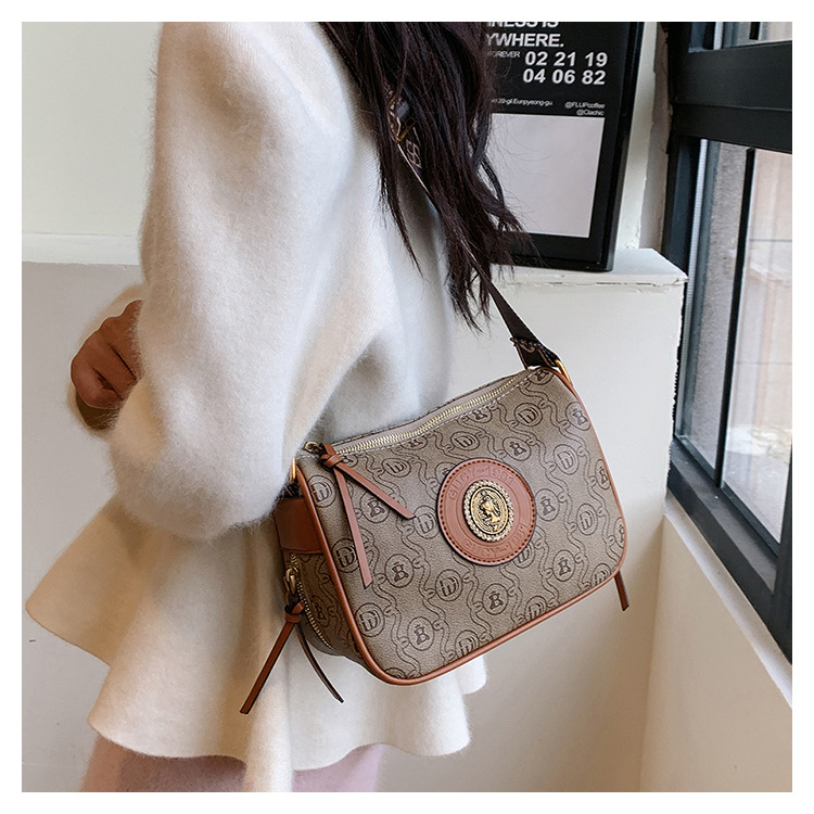 Women's Shoulder Bag With Antique Print And Wide Strap Small_voghion.com