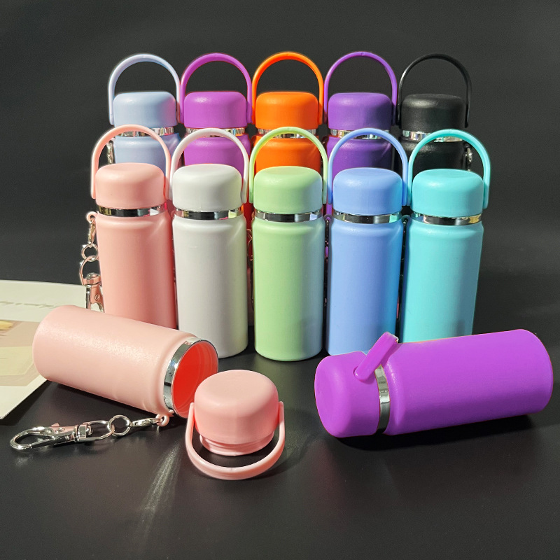 Cross-border new product: Amazon TK bestseller, HydroFlask-style keychain that can hold lipstick, backpack accessory