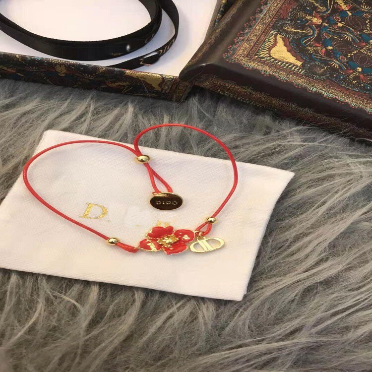 2022 d CD letters red rope drops red small flower bracelet fashion temperament brass bracelet jewelry 2022 d CD letters red rope drops red small flower bracelet fashion temperament brass bracelet jewelry