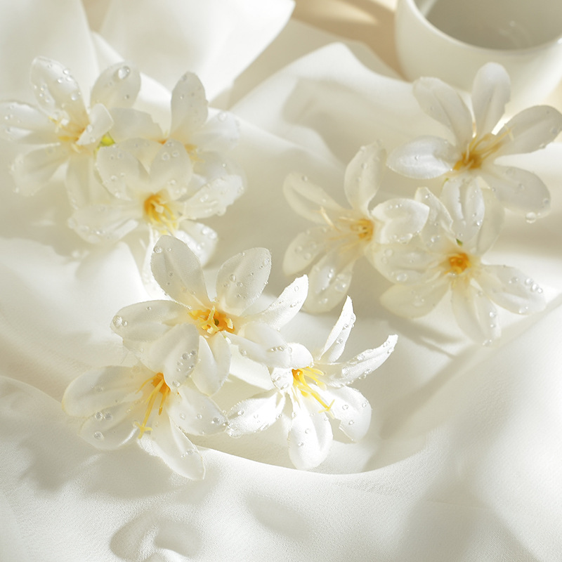 이슬삼지화-우유백색