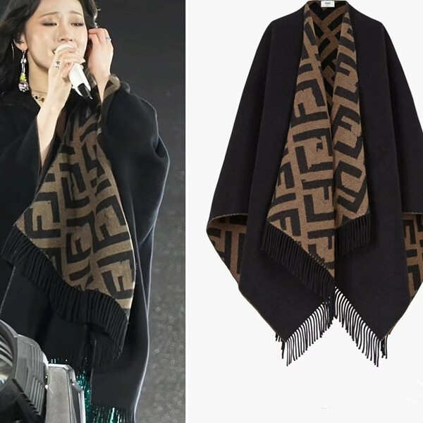 Shan Yichun's New Double-Sided Wool Scarf, Women's Cashmere Shawl, Winter Warm Slit Cloak, Fashionable Hot Style Shan Yichun's New Double-Sided Wool Scarf, Women's Cashmere Shawl, Winter Warm Slit Cloak, Fashionable Hot Style